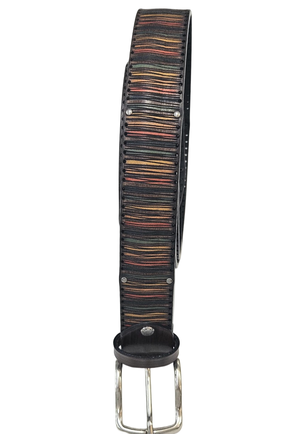 Cintura Laserata in pelle rifinita con piccole borchie.