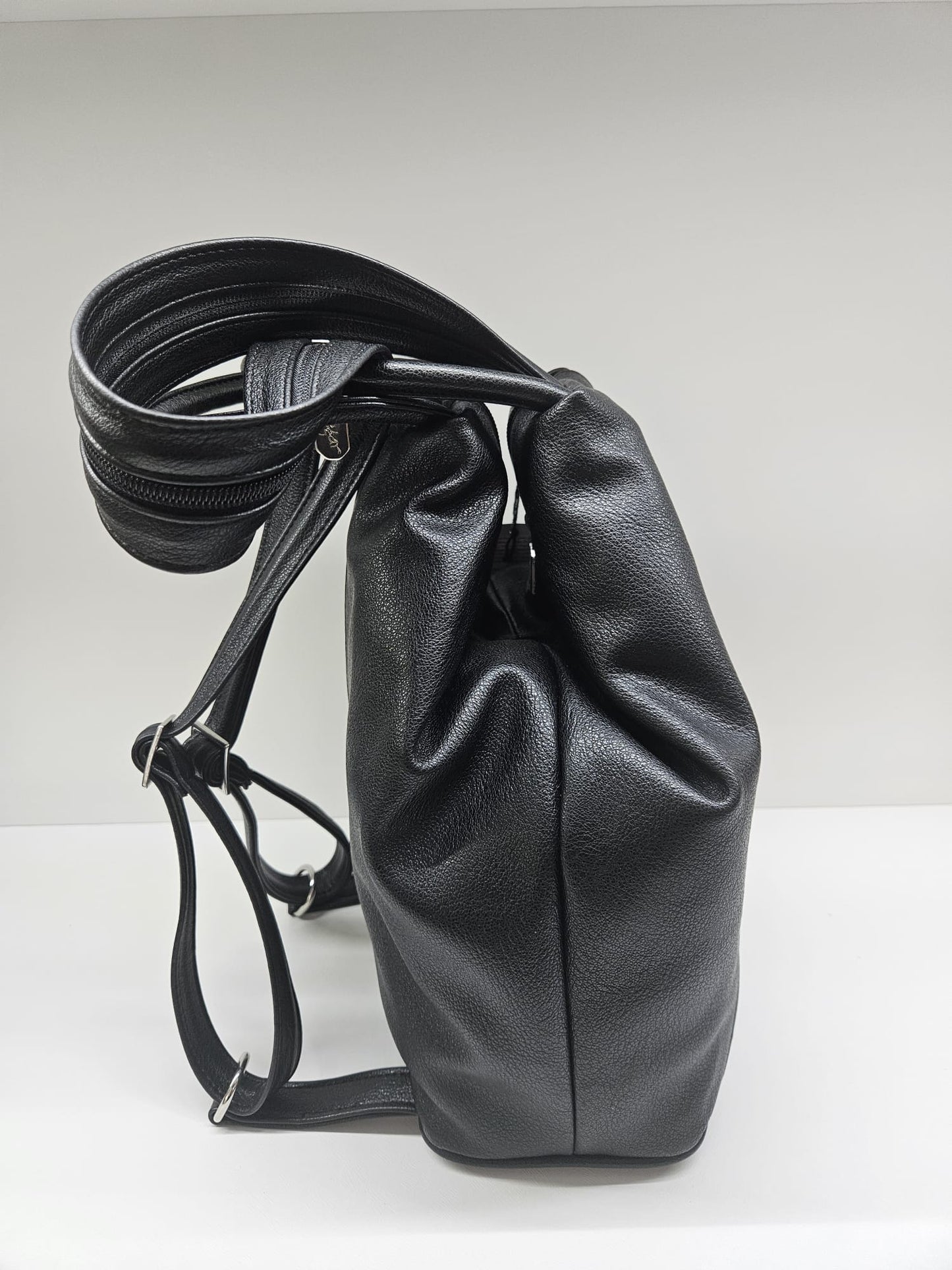 Zaino donna vegan leggero e spazioso