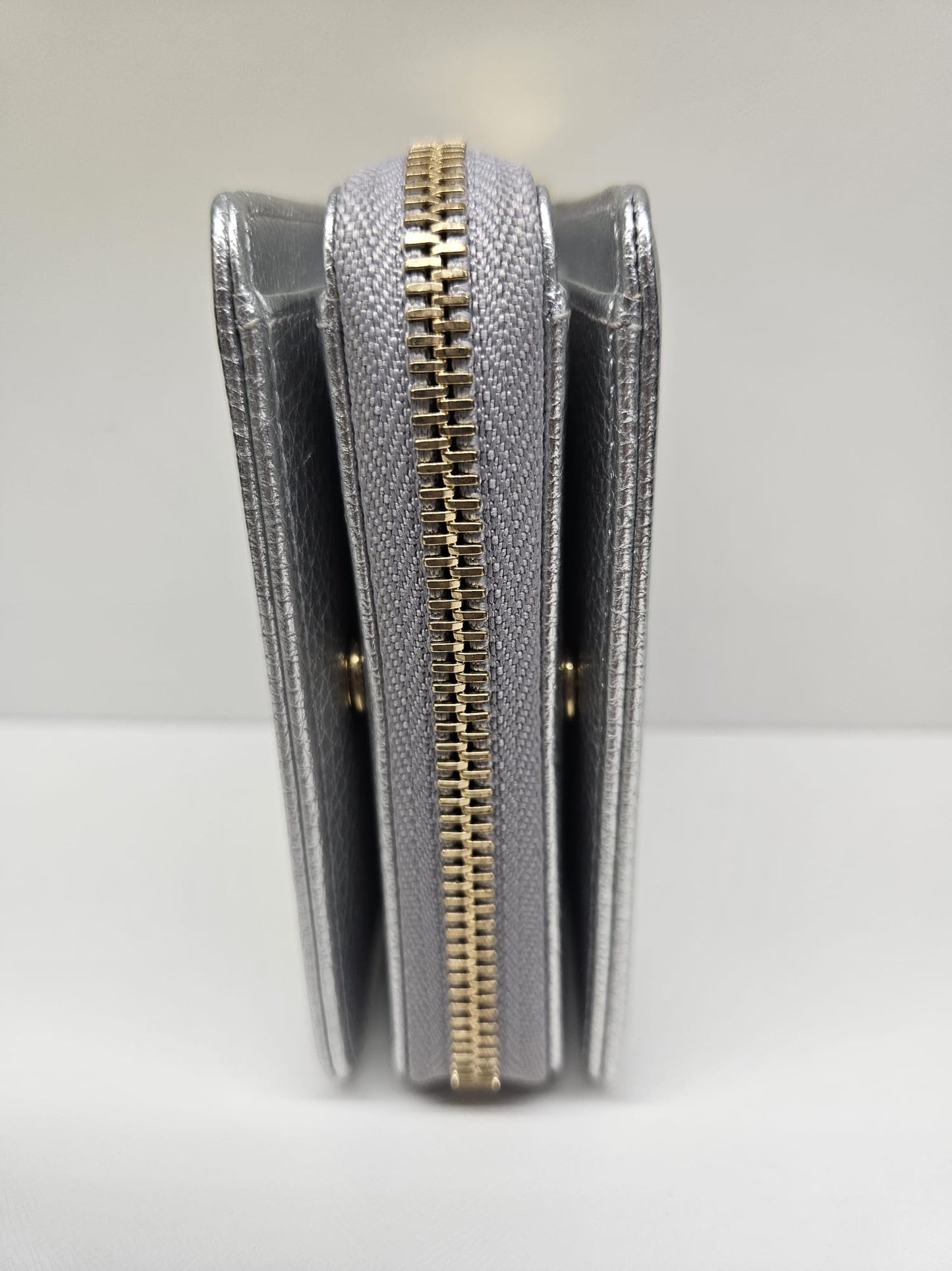 Portafoglio donna Nannini linea Wallis colore argento.