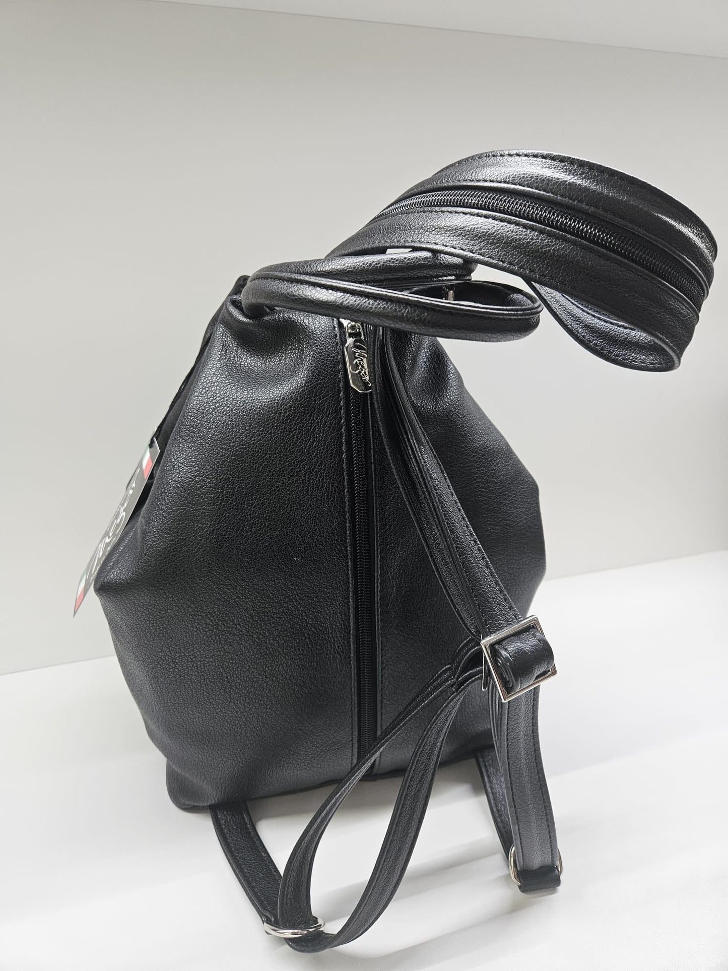 Zaino donna vegan leggero e spazioso