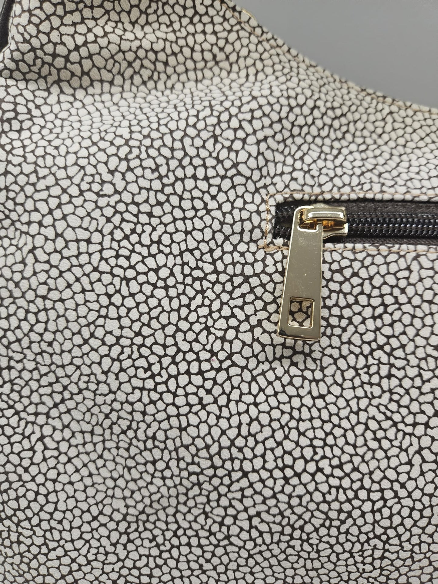 Borsa donna linea Simo in stampo &nbsp;tapiro con rifiniture in pelle di vitello