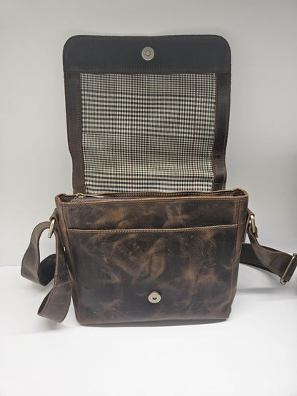 Borsello uomo in vera pelle ingrassata in toro