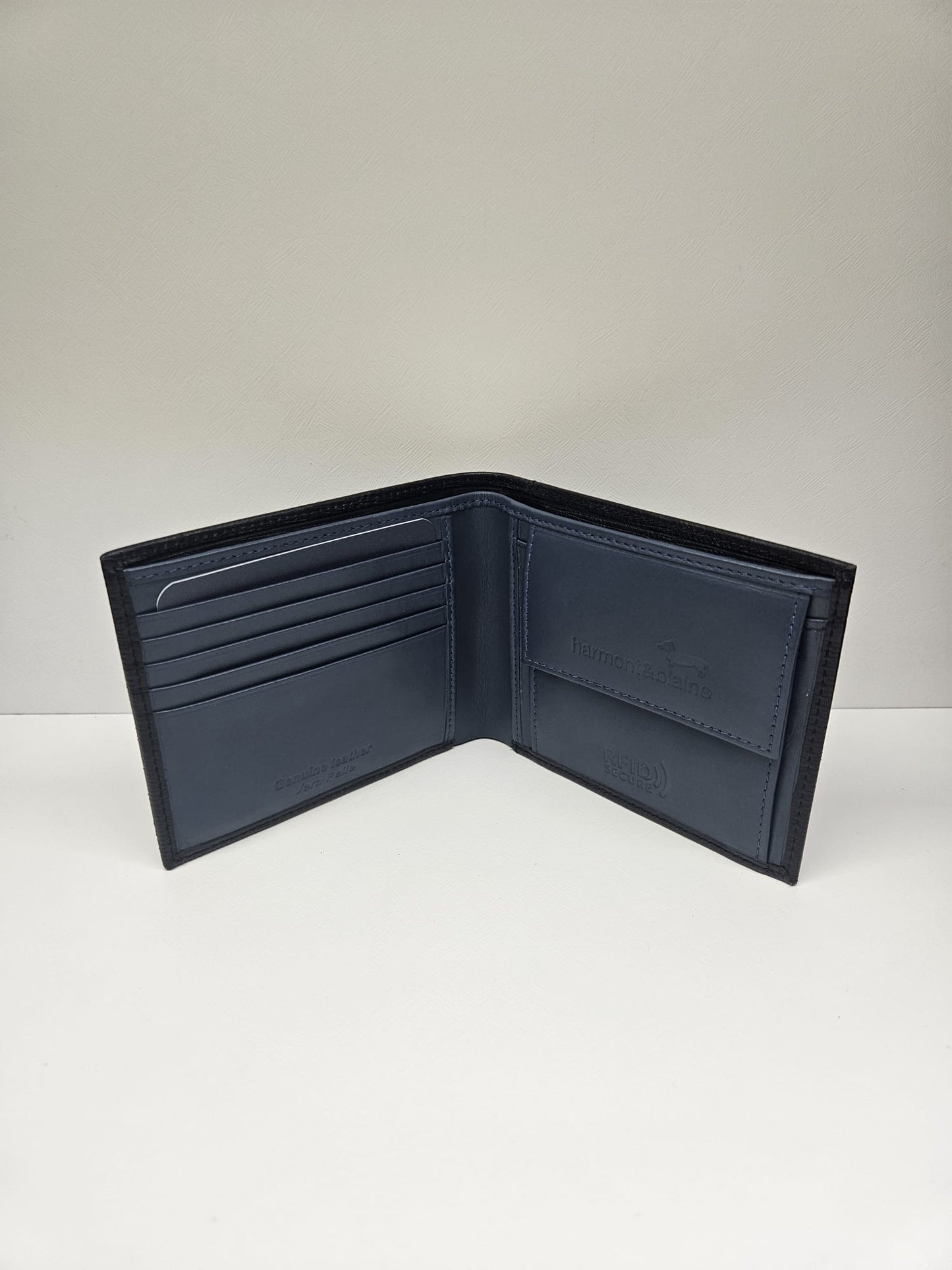 Portafoglio uomo harmontblaine bicolore in Pelle di vitello con stampo antigraffio.