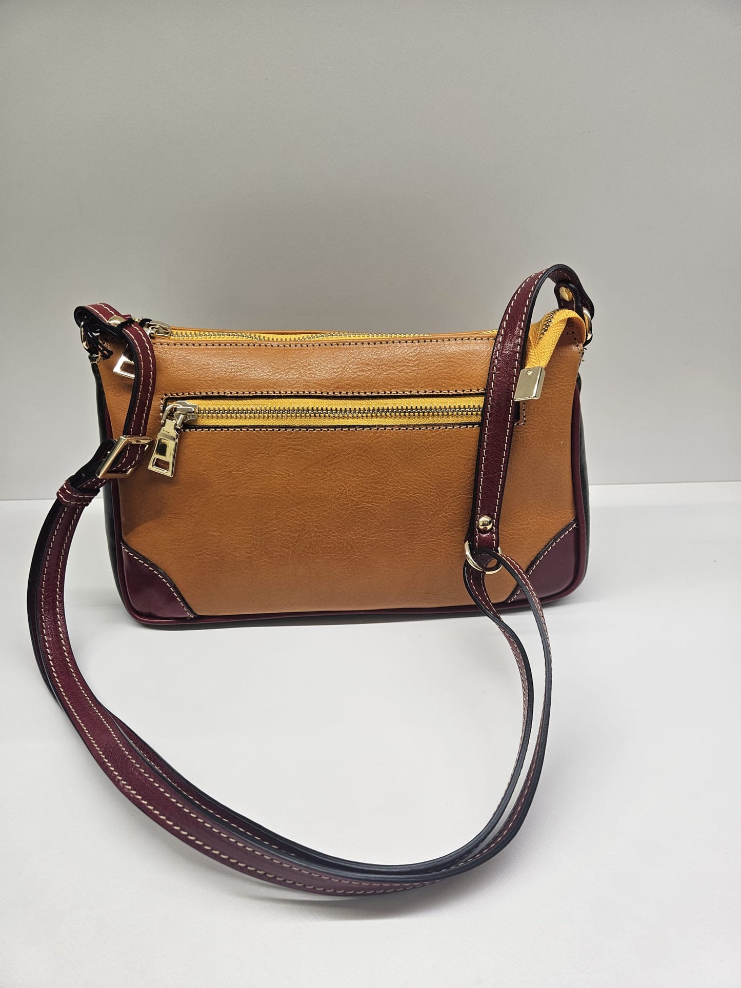 Borsa donna piccola multicolore in pelle " vacchetta" made in italy.